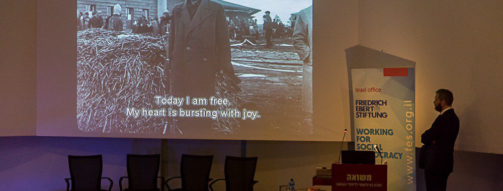 סרט עדות שואה מוקרן במהלך כנס במכון משואה